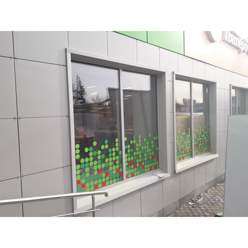 Металлокассета фасадная закрытого типа — Объект: серо-белый фасад с окнами